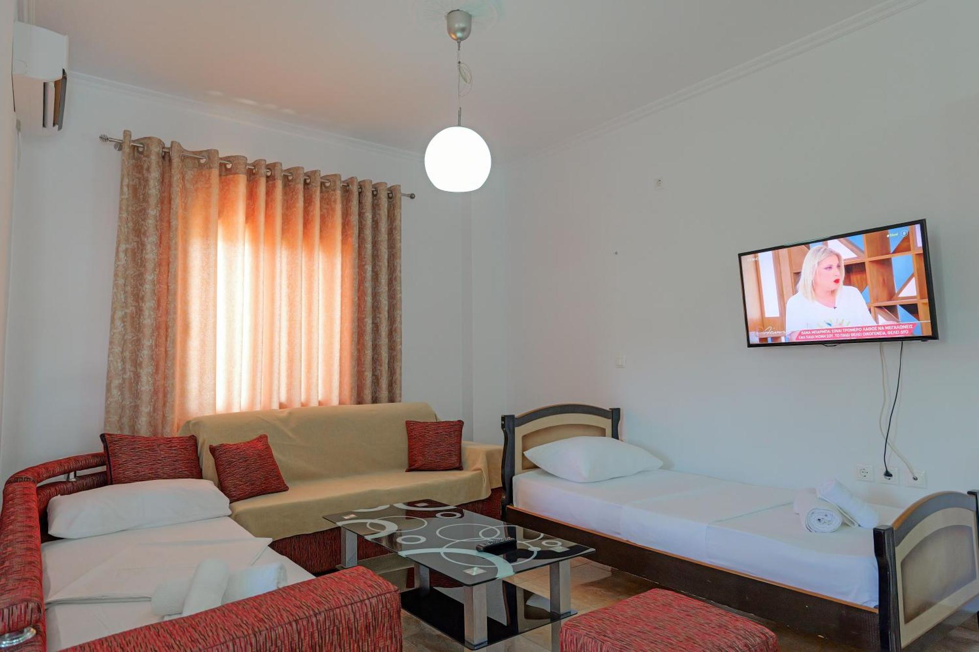 Guesthouse Moonlight Downtown Ksamil Ngoại thất bức ảnh
