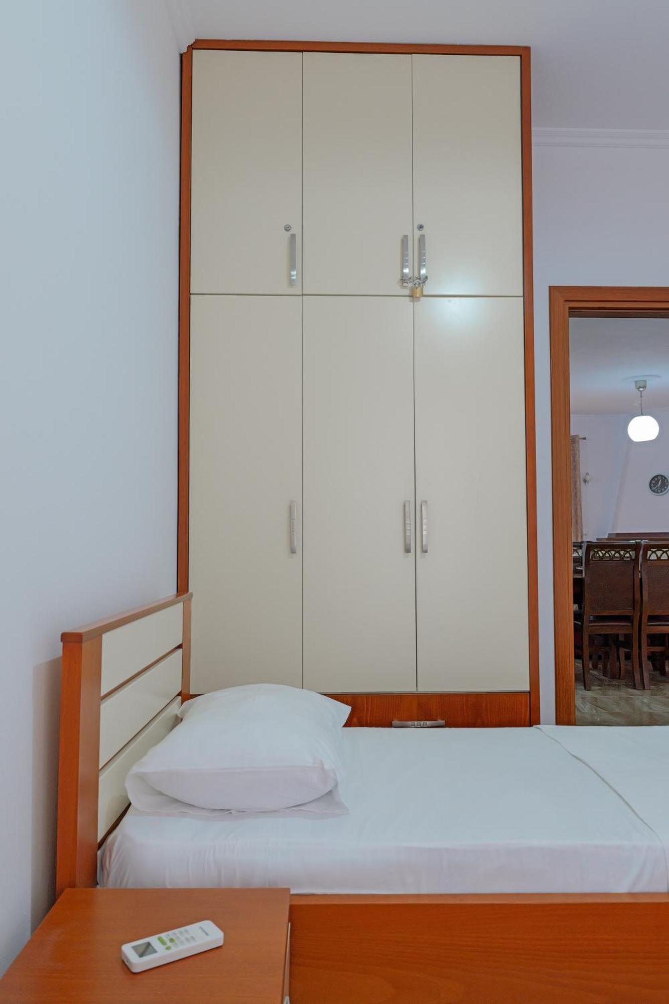 Guesthouse Moonlight Downtown Ksamil Ngoại thất bức ảnh