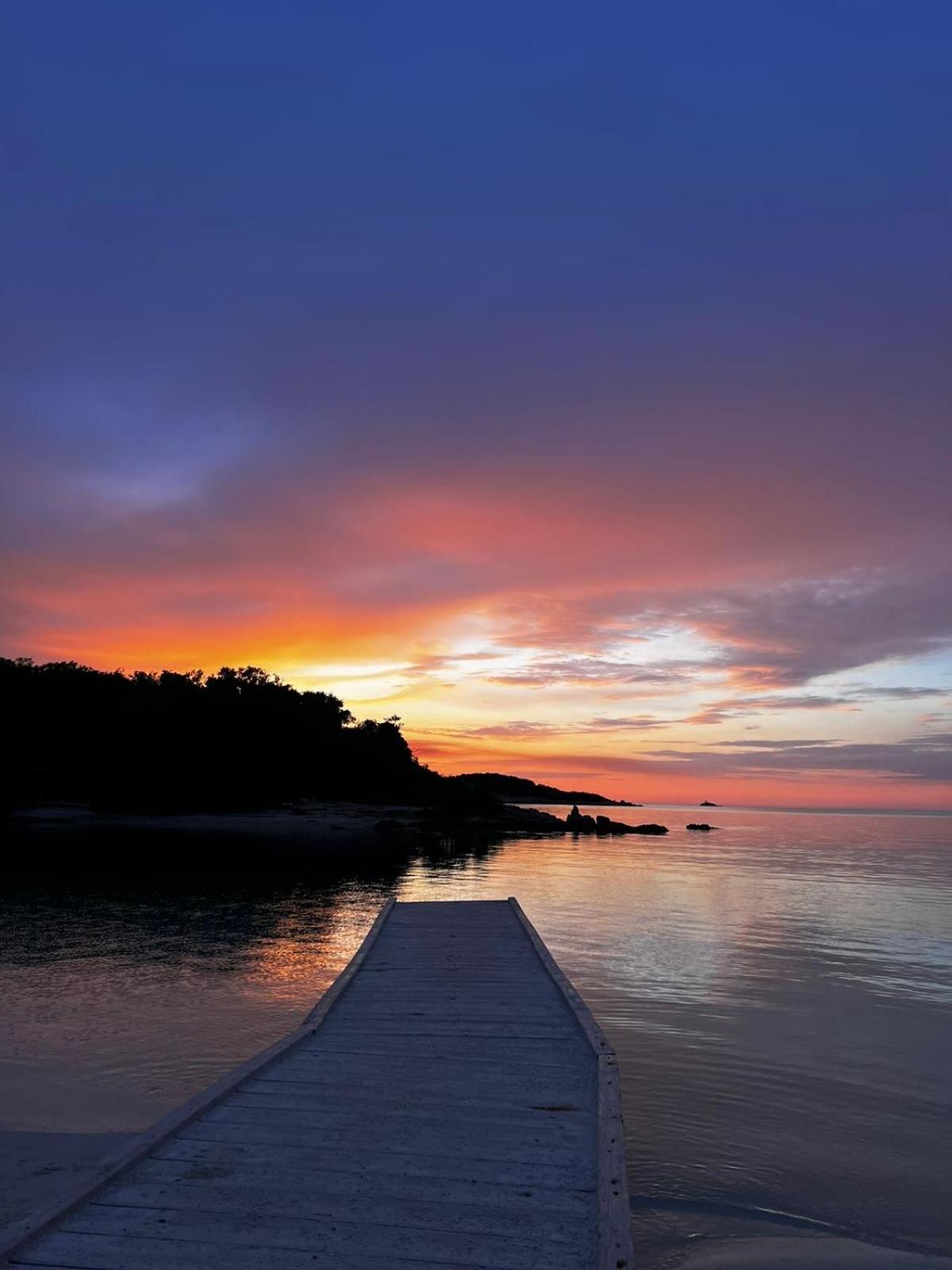Guesthouse Moonlight Downtown Ksamil Ngoại thất bức ảnh