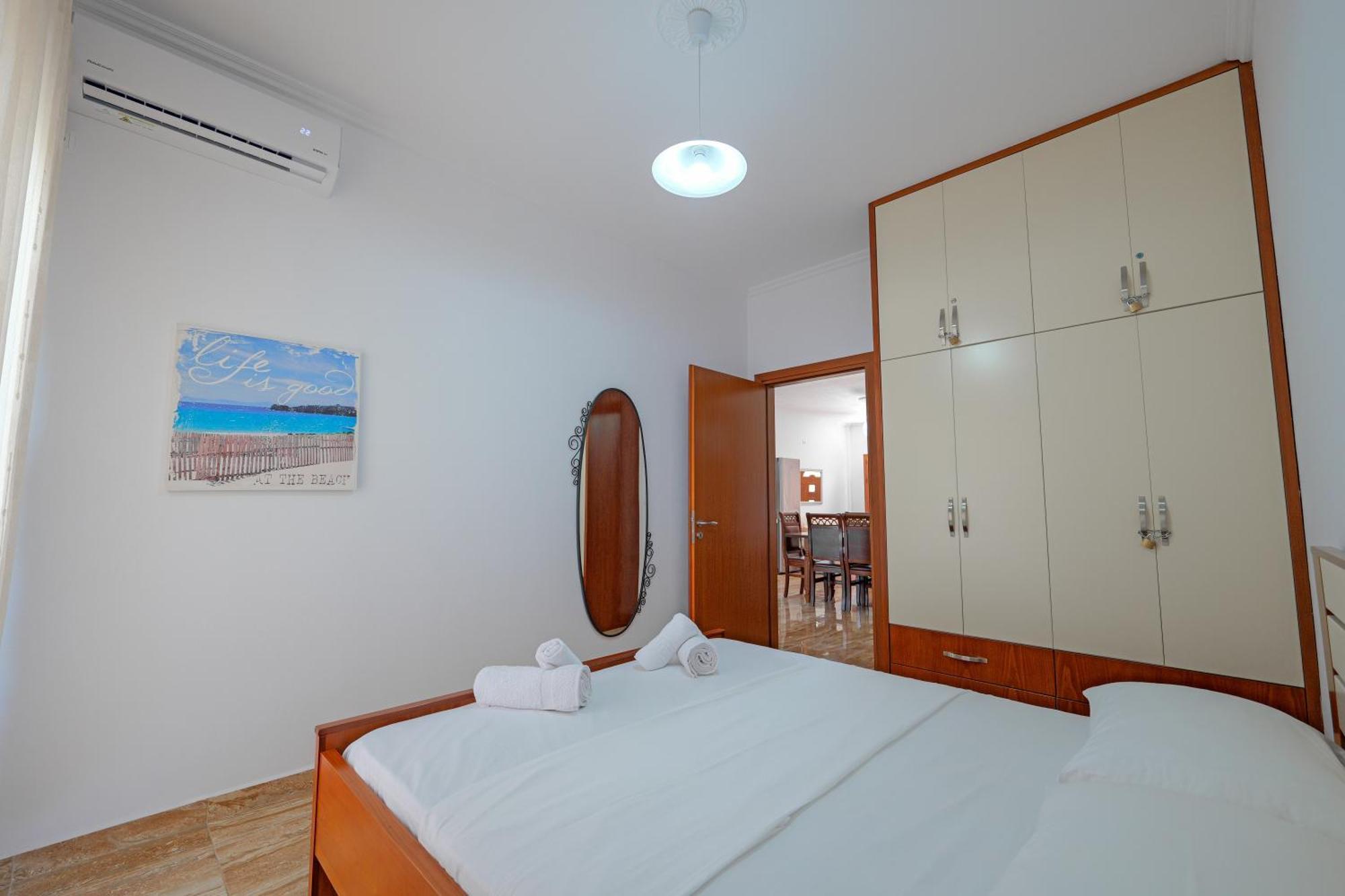 Guesthouse Moonlight Downtown Ksamil Ngoại thất bức ảnh