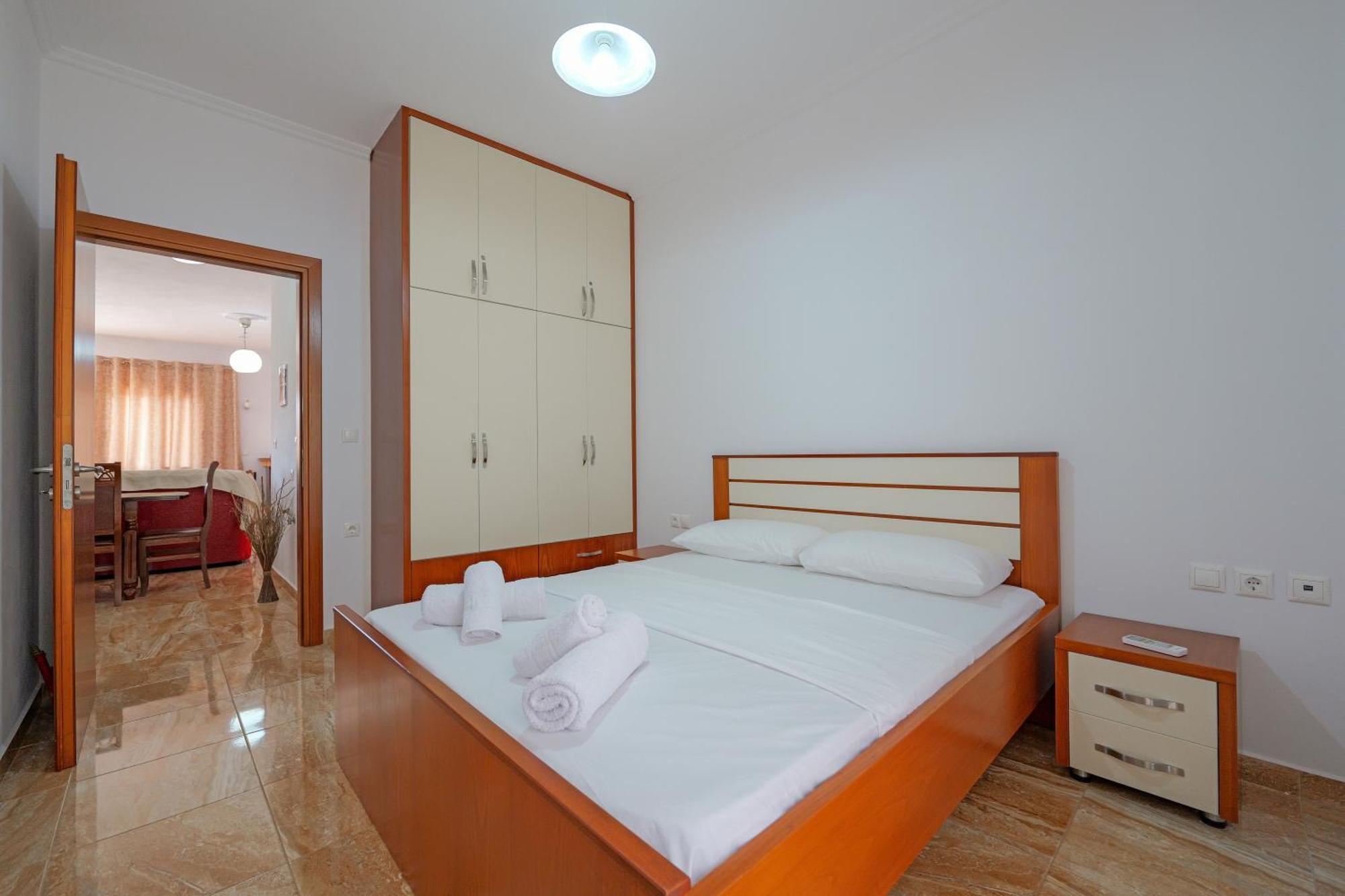 Guesthouse Moonlight Downtown Ksamil Ngoại thất bức ảnh