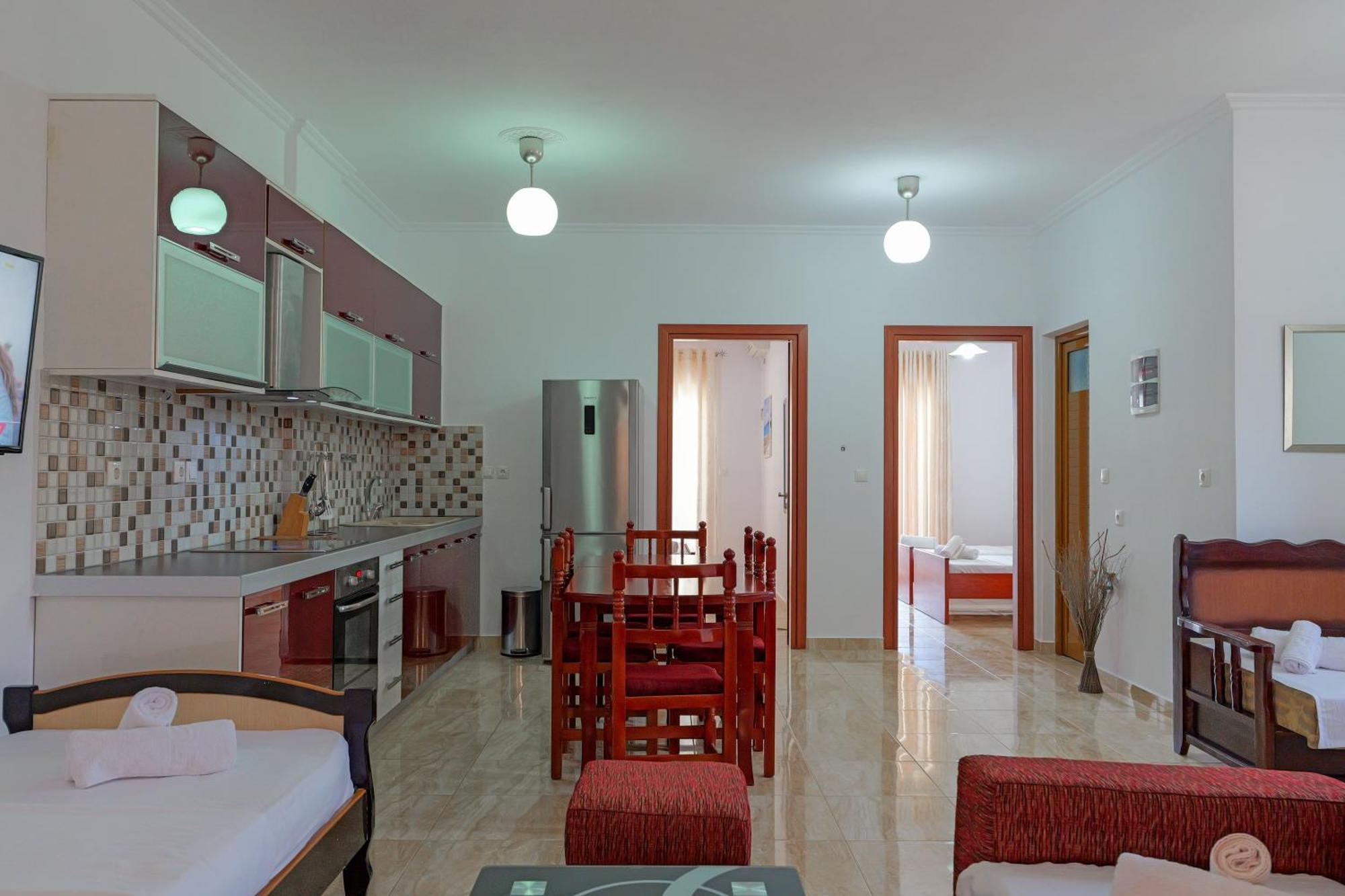 Guesthouse Moonlight Downtown Ksamil Ngoại thất bức ảnh