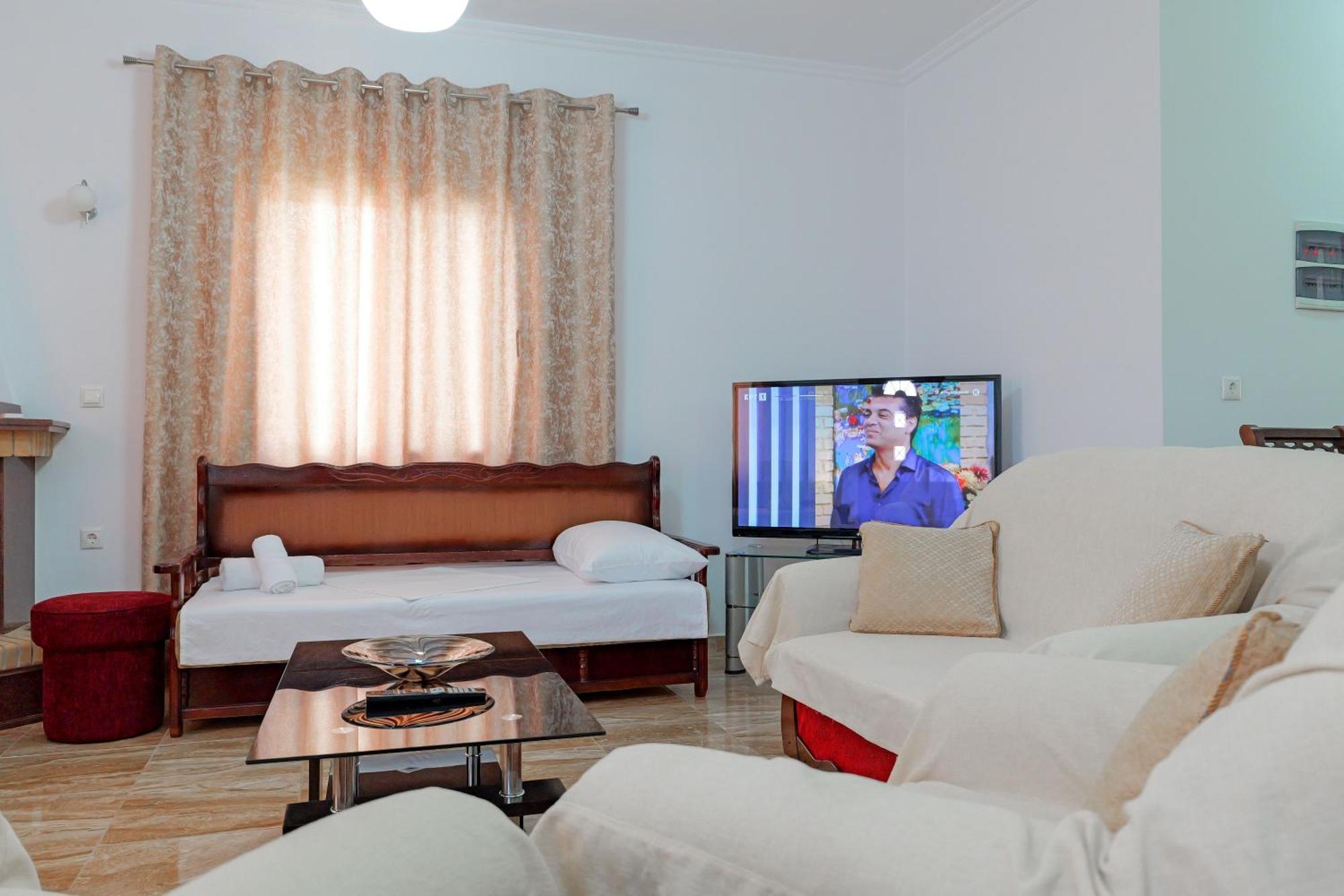Guesthouse Moonlight Downtown Ksamil Ngoại thất bức ảnh